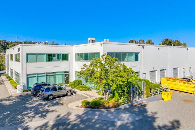 Plus de détails pour 3711 N Fraser Way, Burnaby, BC - Local d'activités à louer