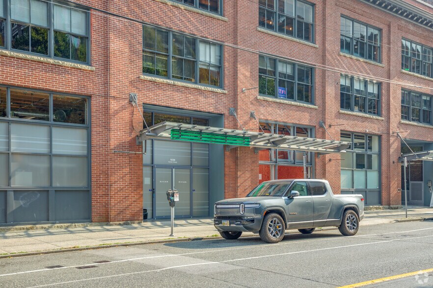 1050 Homer St, Vancouver, BC à louer - Photo du bâtiment - Image 3 de 7
