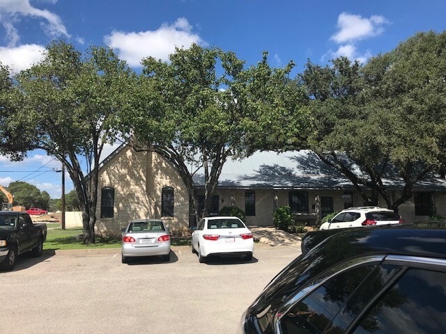 151 E Mercer St, Dripping Springs, TX for lease Interior Photo- Image 1 of 9