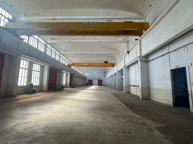Industrial in Châtenoy-le-Royal for lease Interior Photo- Image 1 of 8