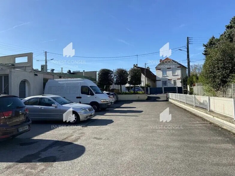 2 Rue Du Val D'Or, Cormeilles-en-Parisis for lease - Building Photo - Image 2 of 4