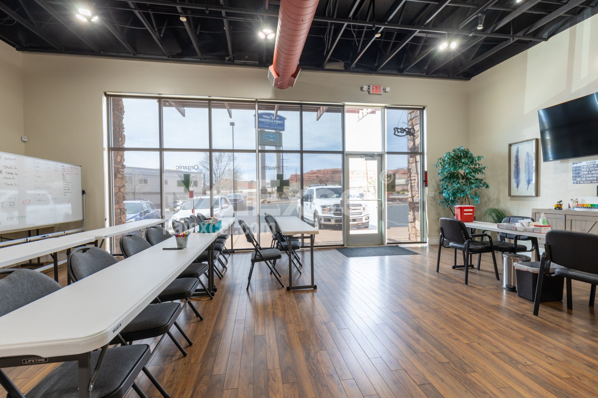 2736 E Red Cliffs Dr, Saint George, UT for lease Interior Photo- Image 1 of 1