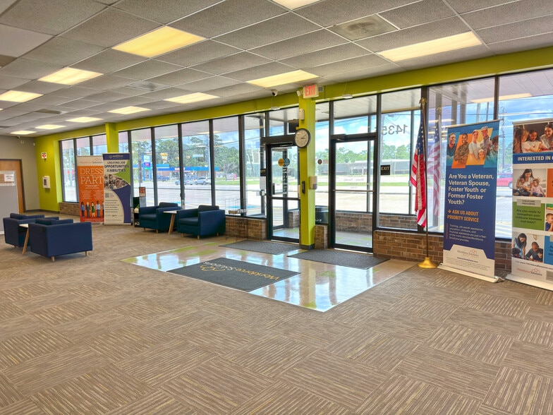 14355 Wallisville Rd, Houston, TX for lease - Lobby - Image 3 of 8