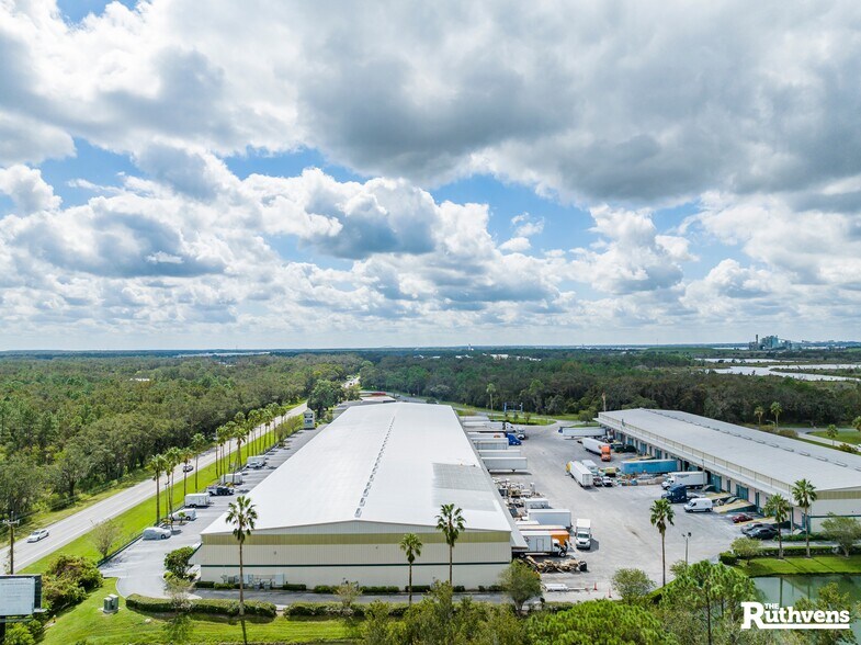 2560 Old Combee Rd, Lakeland, FL à louer - Photo du bâtiment - Image 3 de 5