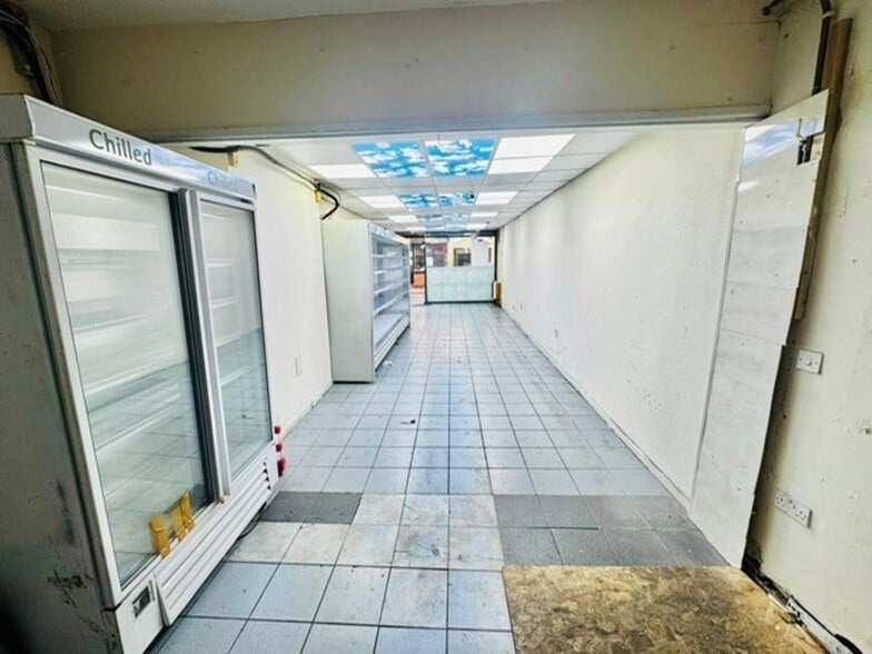 218 Wolverhampton St, Dudley for lease - Building Photo - Image 2 of 7