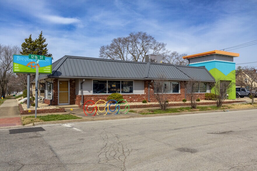 1201 Washington St, Columbus, IN à vendre - Photo du bâtiment - Image 2 de 5