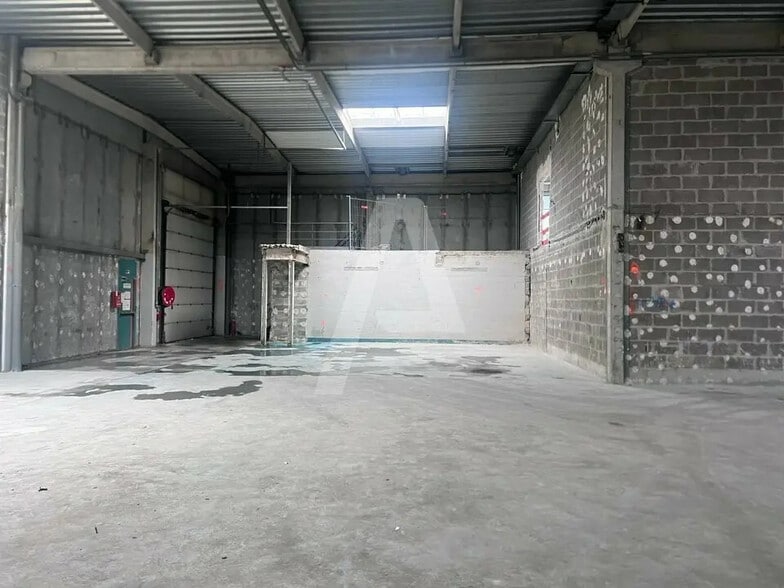 Flex in Ivry-sur-Seine for lease - Interior Photo - Image 2 of 4