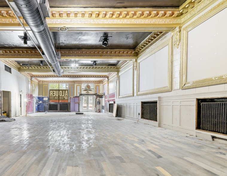 4465-4467 Boul Saint-Laurent, Montréal, QC for lease - Building Photo - Image 1 of 6