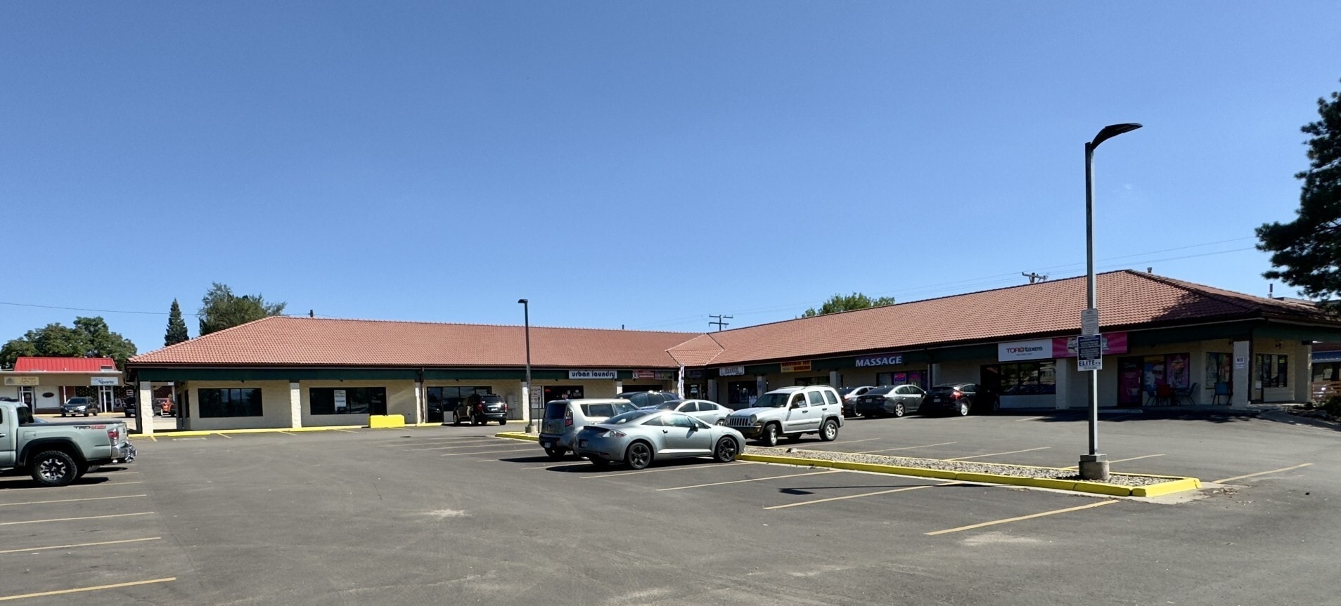 1360 W Littleton Blvd, Littleton, CO for lease Building Photo- Image 1 of 4