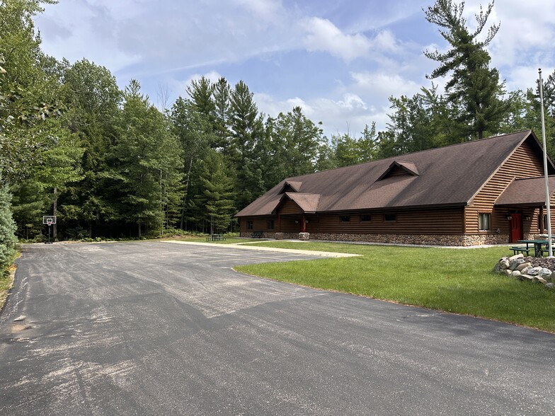 1499 Business Park Dr, Traverse City, MI for sale - Building Photo - Image 3 of 19