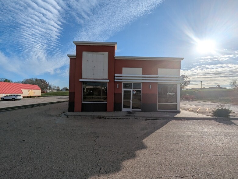 1106 Peoria St, Washington, IL à vendre - Photo du bâtiment - Image 3 de 6