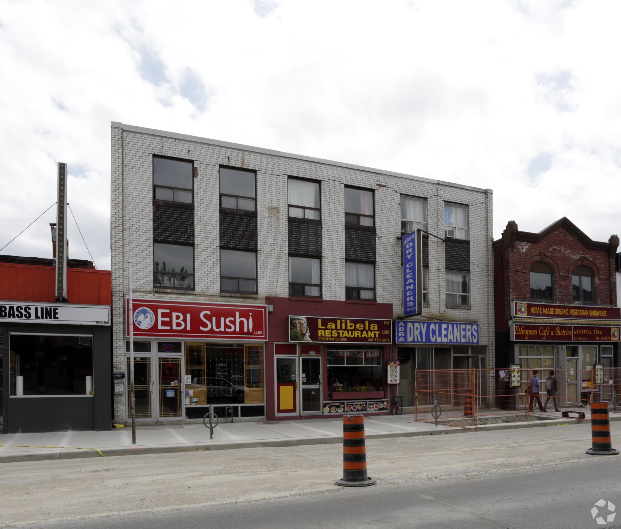 867 Bloor St W, Toronto, ON for sale Primary Photo- Image 1 of 1