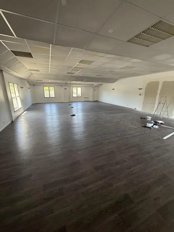 Local d'activités dans Eysines à vendre Photo intérieure- Image 1 de 3