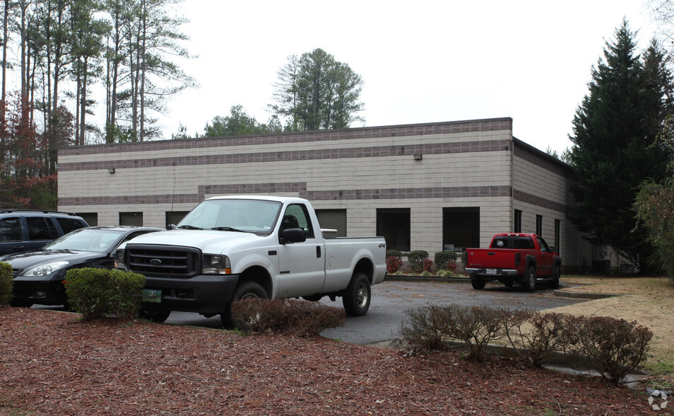 1925 Grassland Pky, Alpharetta, GA for sale - Building Photo - Image 3 of 3