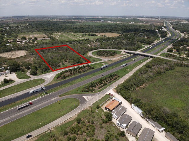 13901 Interstate 35 S, Von Ormy, TX à vendre Photo du bâtiment- Image 1 de 19