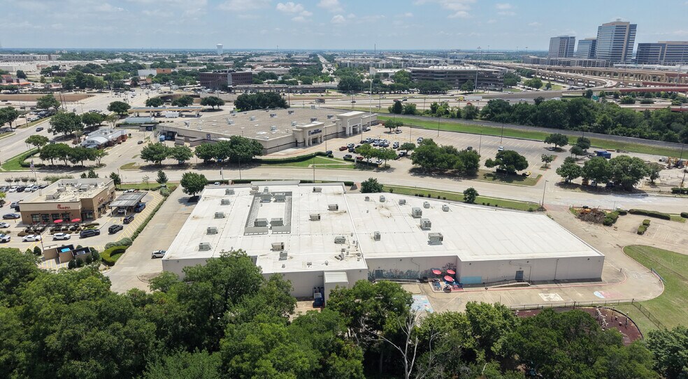 601 Accent Dr, Plano, TX à vendre - Photo du bâtiment - Image 2 de 7