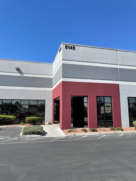 5145 S Valley View Blvd, Las Vegas, NV for lease - Building Photo - Image 3 of 12