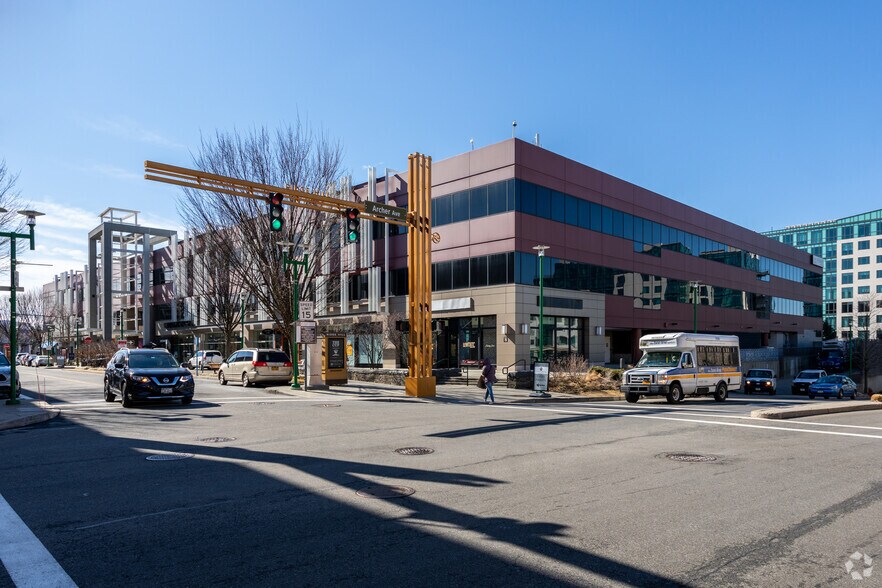 73 Market St, Yonkers, NY à louer - Photo du bâtiment - Image 2 de 4