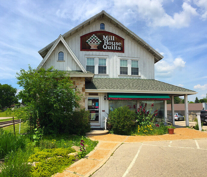 100 Baker St, Waunakee, WI for sale - Primary Photo - Image 1 of 1