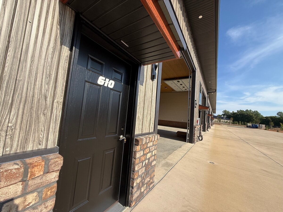 144 McCrary Rd, Mooresville, NC 28117 - Unit 610 - - Interior Photo - Image 1 of 4