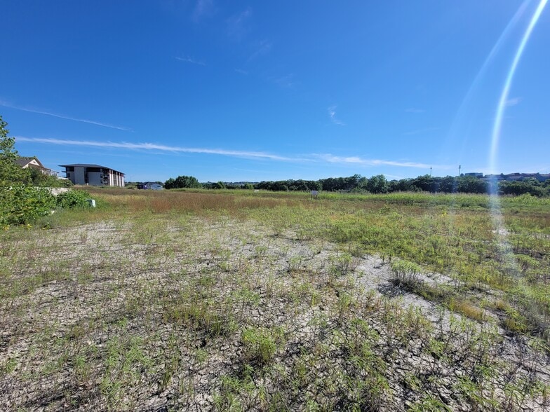 3804 Vanesta dr, Manhattan, KS à vendre - Photo du bâtiment - Image 2 de 2