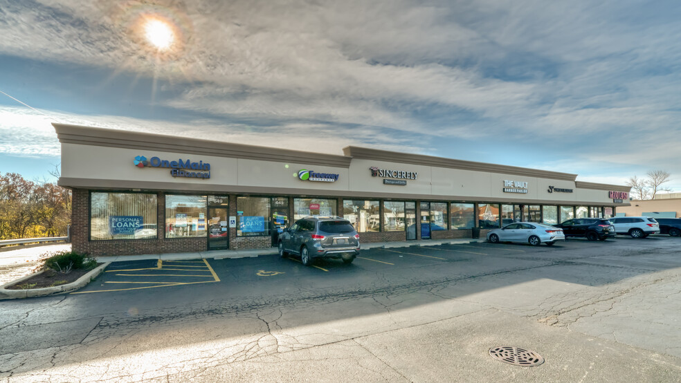 621-649 E Roosevelt Rd, Lombard, IL for sale - Building Photo - Image 1 of 1