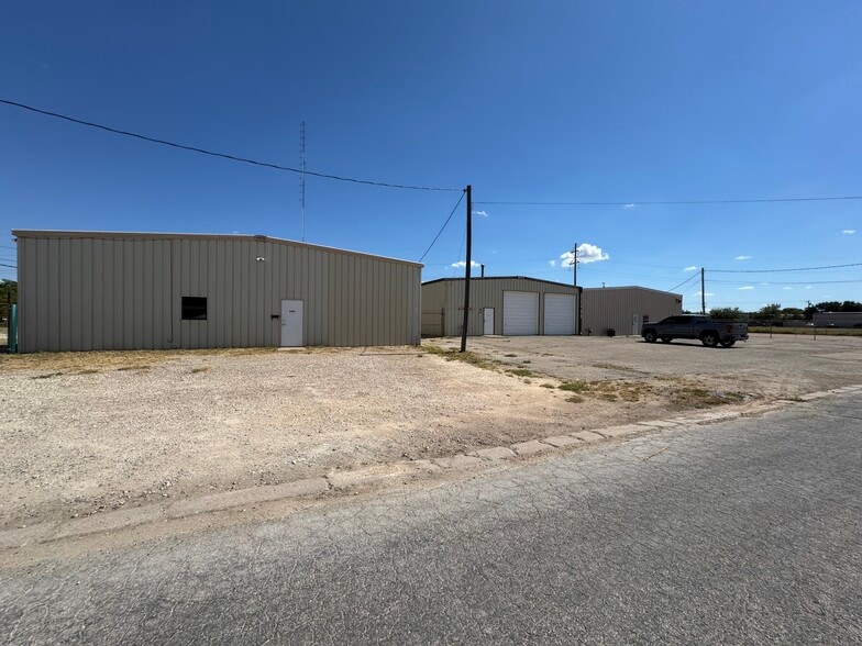 2301 Oak St, Abilene, TX for lease - Building Photo - Image 3 of 31