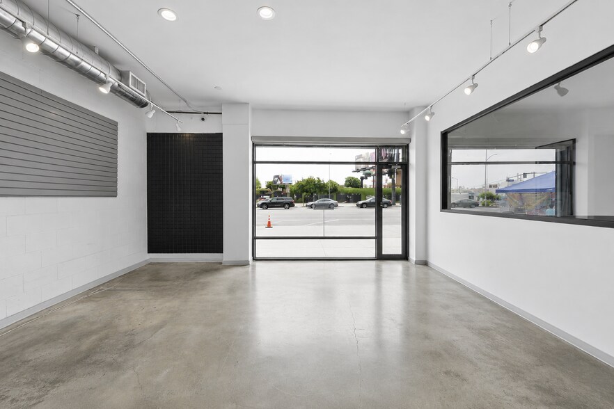 8543 Venice Blvd, Los Angeles, CA à louer - Photo du bâtiment - Image 2 de 26