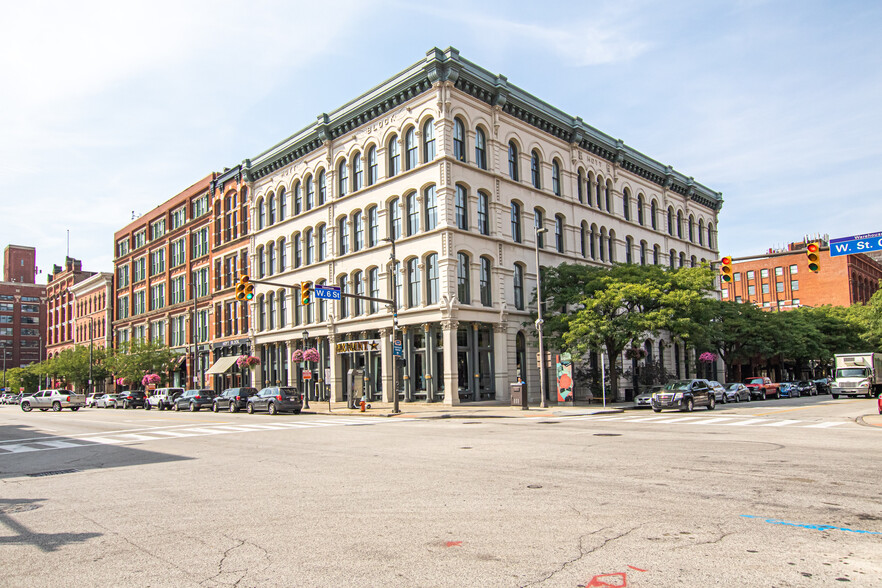 700 W St Clair Ave, Cleveland, OH à louer - Photo du bâtiment - Image 1 de 14