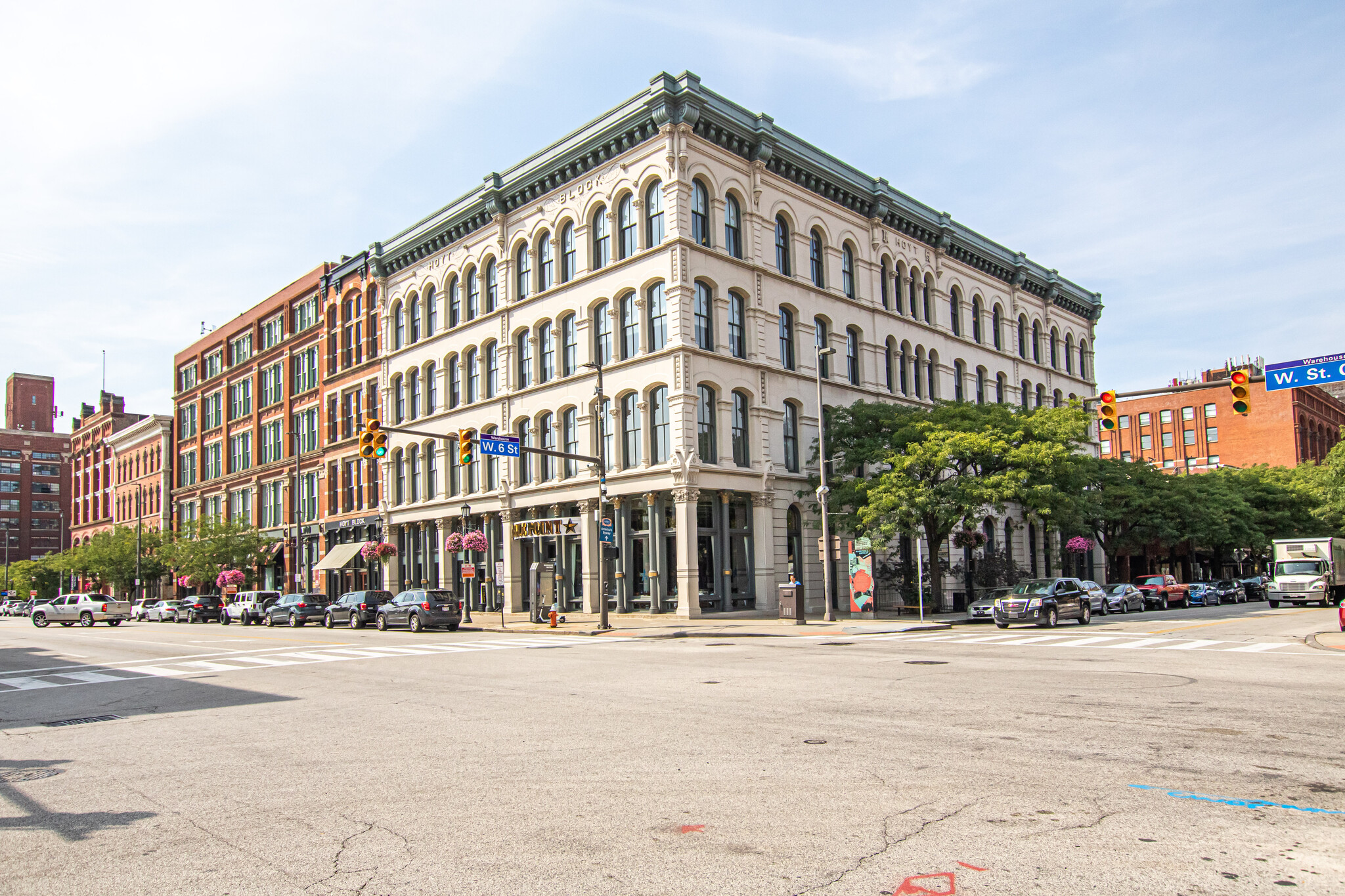 700 W St Clair Ave, Cleveland, OH à louer Photo du bâtiment- Image 1 de 15