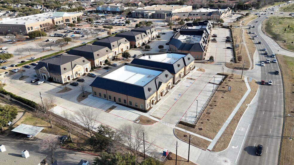 7190 Preston Rd, Plano, TX à louer - Photo du bâtiment - Image 3 de 8