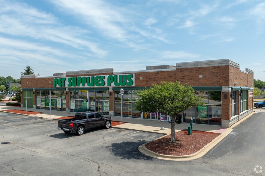 270 N Bolingbrook Dr, Bolingbrook, IL for sale - Building Photo - Image 1 of 5