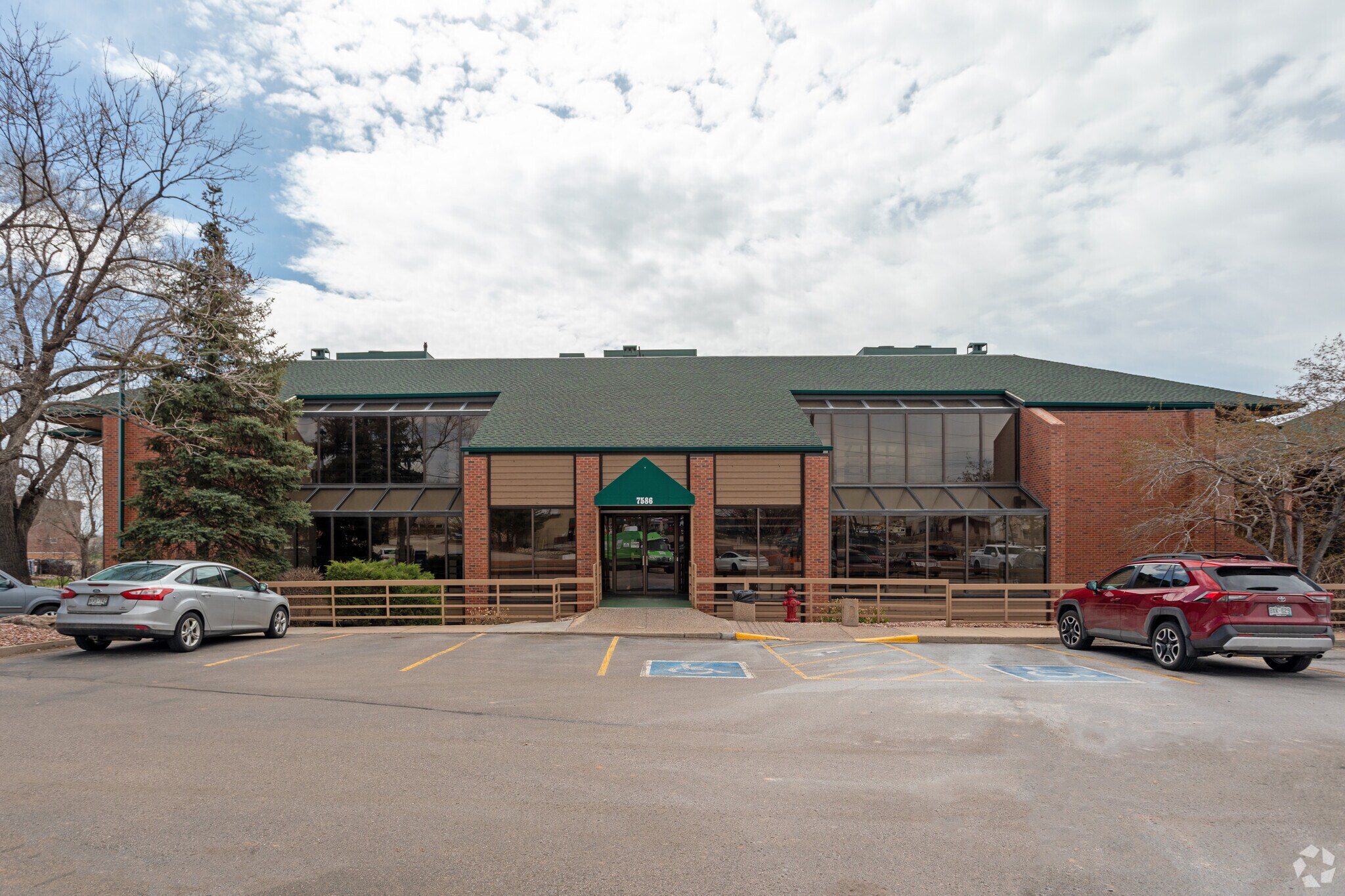 7586 W Jewell Ave, Lakewood, CO à vendre Photo du bâtiment- Image 1 de 9