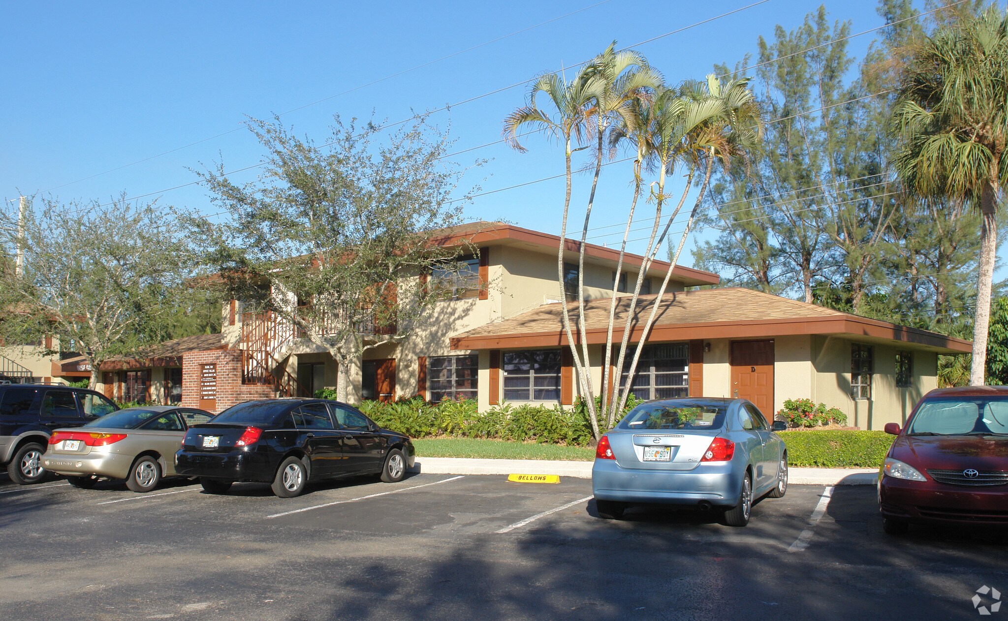 120 S University Dr, Plantation, FL à louer Photo du bâtiment- Image 1 de 5