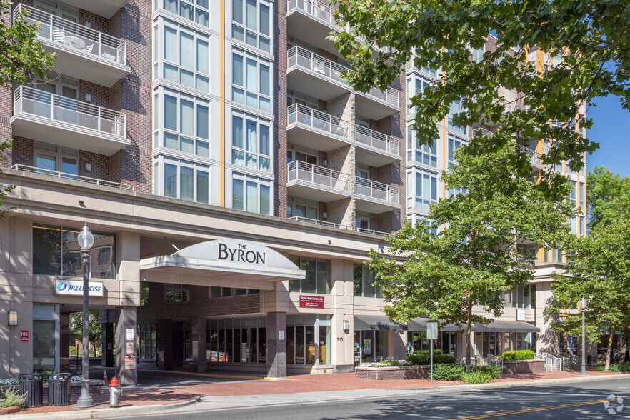 513 W Broad St, Falls Church, VA for sale - Building Photo - Image 1 of 1