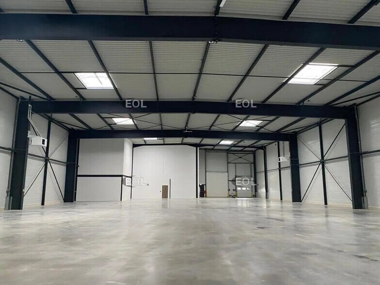 Industrial in Vaires-sur-Marne for lease - Interior Photo - Image 3 of 7