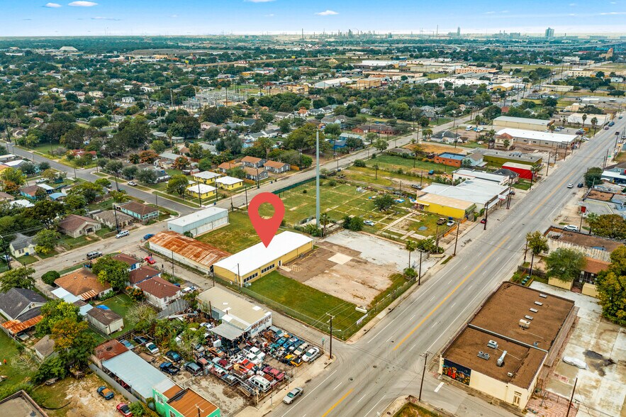 917 S Staples St, Corpus Christi, TX à vendre - Photo du bâtiment - Image 3 de 9