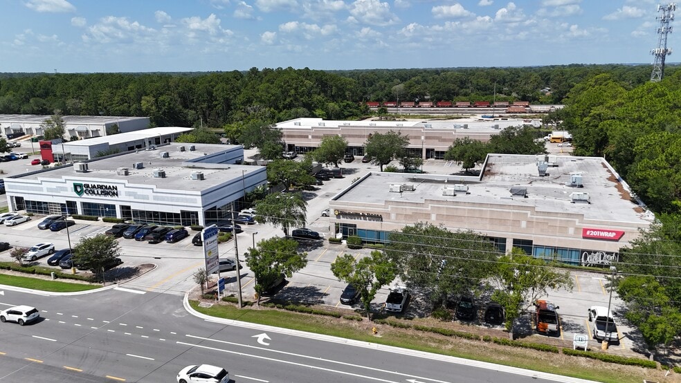 7818 Philips Hwy, Jacksonville, FL for lease - Building Photo - Image 1 of 6