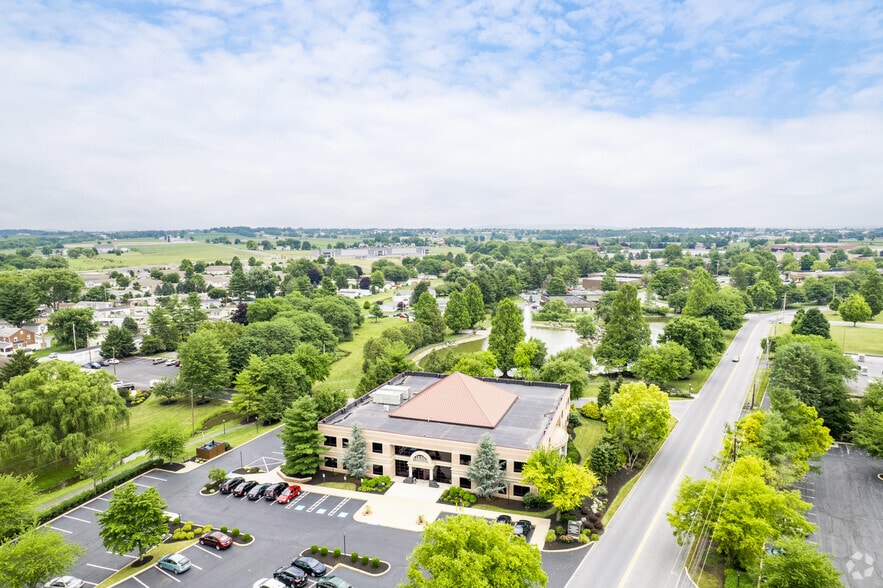 1850 William Penn Way, Lancaster, PA à louer - Aérien - Image 2 de 6