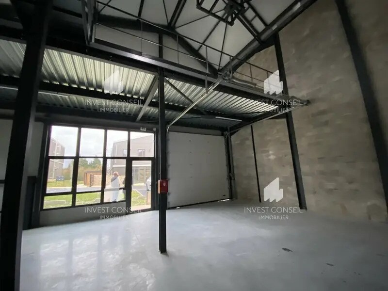 Flex in Groslay for lease Interior Photo- Image 1 of 10