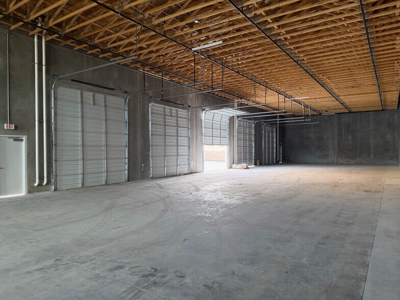 930-938 Empire Mesa Way, Henderson, NV à vendre - Photo du bâtiment - Image 2 de 3