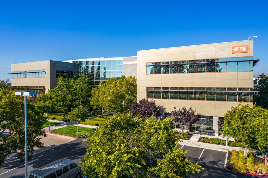 6900 Paseo Padre Pky, Fremont, CA for lease - Building Photo - Image 1 of 6