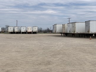 More details for 1815 E Hicks Field Rd, Fort Worth, TX - Land for Lease
