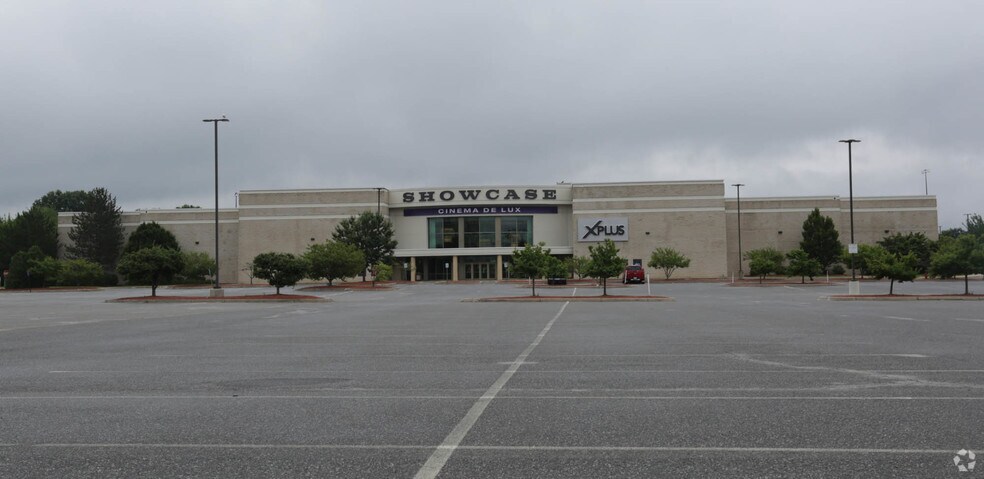 32 Reiss Ave, Lowell, MA for sale - Building Photo - Image 2 of 4