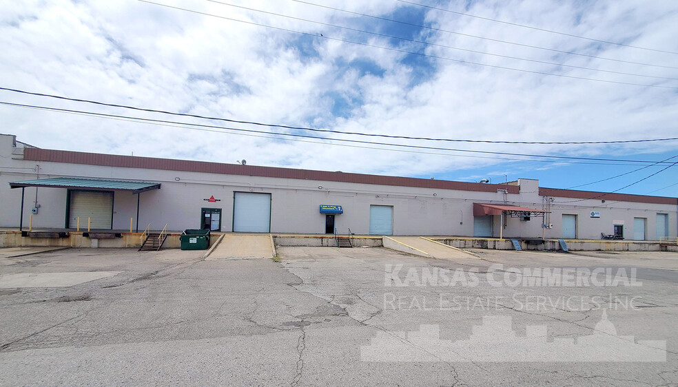 929 SW University Blvd, Topeka, KS for lease - Building Photo - Image 1 of 11