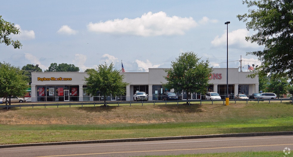 5179 US 51 N, Senatobia, MS for lease - Building Photo - Image 2 of 3
