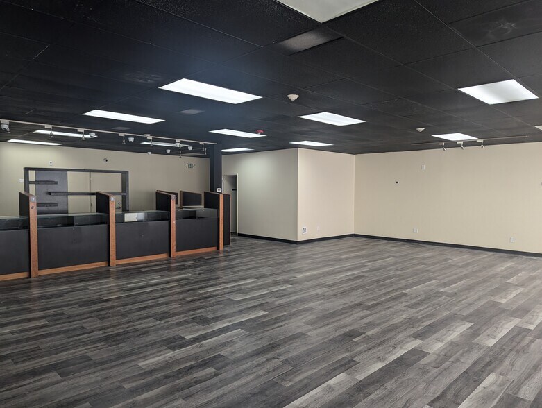 7033-7063 W Colfax Ave, Lakewood, CO à louer - Photo intérieure - Image 2 de 9