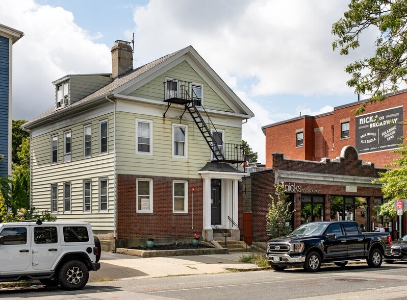 498 Broadway, Providence, RI à vendre - Photo du bâtiment - Image 1 de 21