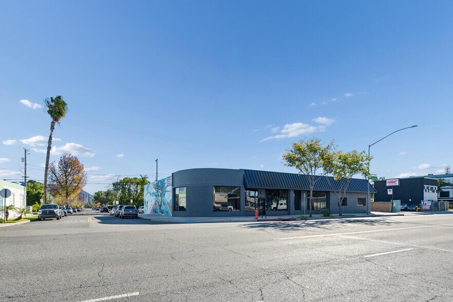 4000-4004 W Burbank Blvd, Burbank, CA à vendre - Photo du bâtiment - Image 2 de 27