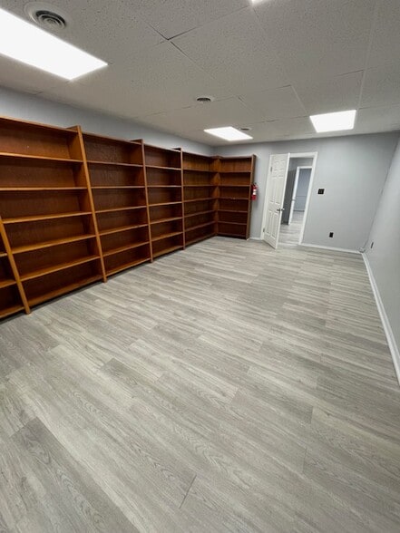 319 High St, Burlington, NJ for lease - Building Photo - Image 2 of 6